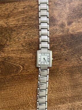 Quartz Classic Silver Link Watch with Roman Numeral Dial